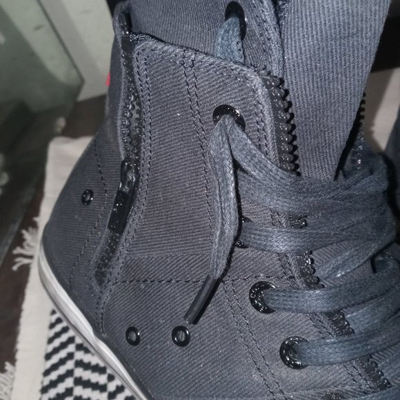 Levi Mid - Hid Top Sneakers - Picture 1 of 7